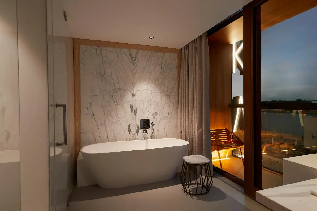 DOUBLE SUPERIOR Room, Hotel Jakarta Amsterdam, Amsterdam