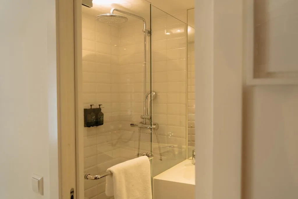 TRIPLE STANDARD Room, Max Brown Htl Canal District, part of Sircle Colle, Amsterdam