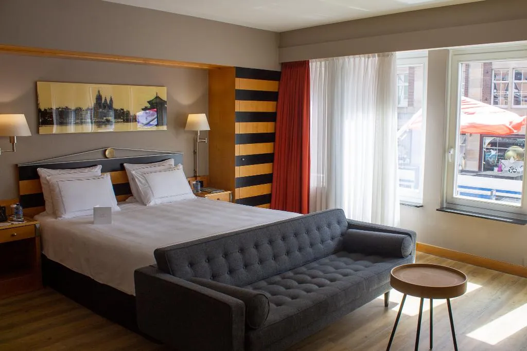 JUNIOR SUITE STANDARD Room, Swissotel Amsterdam, Amsterdam