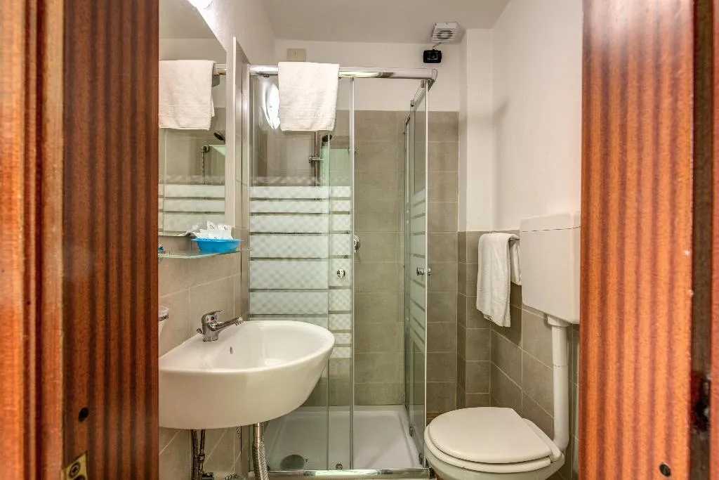 DOUBLE STANDARD Room, Basilea, Florence