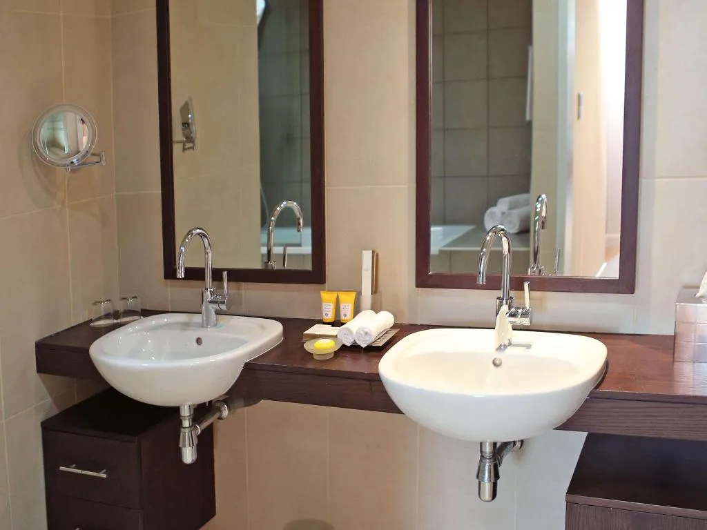 SUITE FIVE BEDROOMS WITH PRIVATE POOL Room, Rixos The Palm Hotel & Suites, Dubai