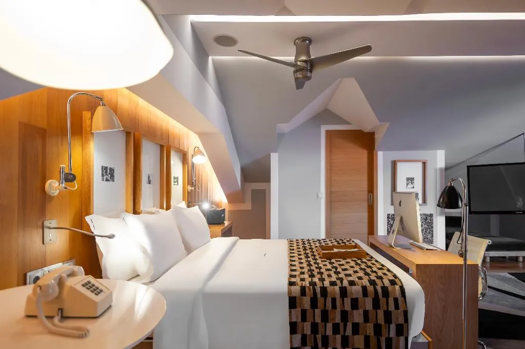 SUITE STANDARD Room, Browns Downtown Hotel, Lisbon