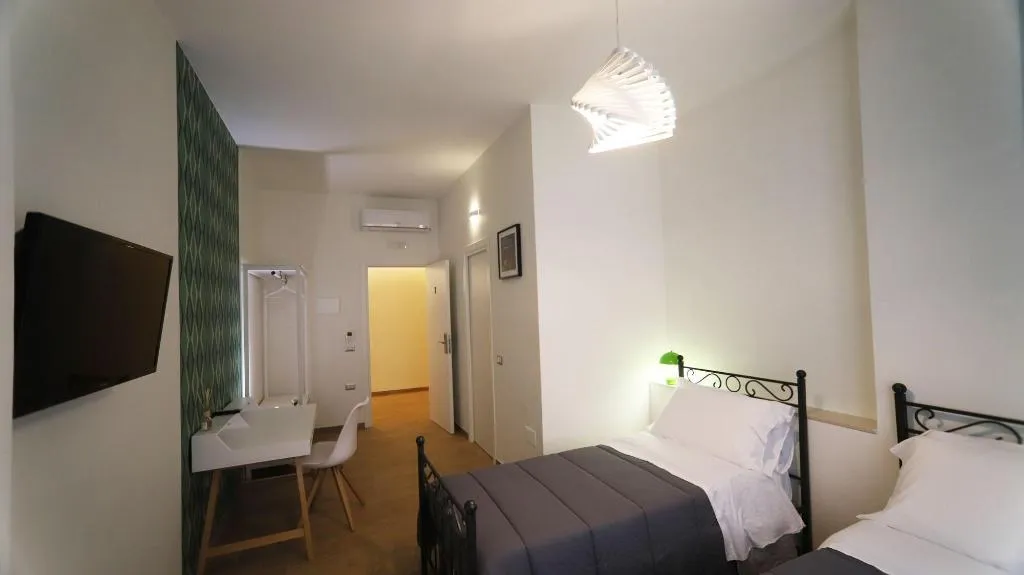 Room, 1970 Rooms, Naples