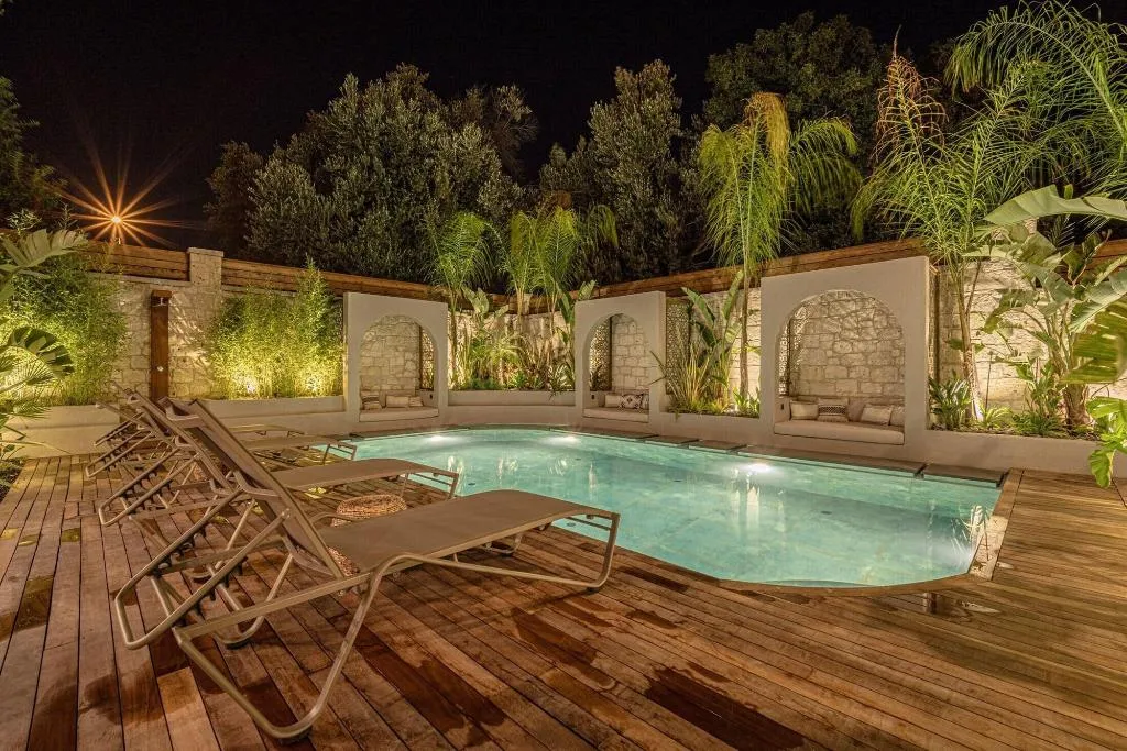 Sports and Entertainment, Derin Konak - Adults Only, Izmir