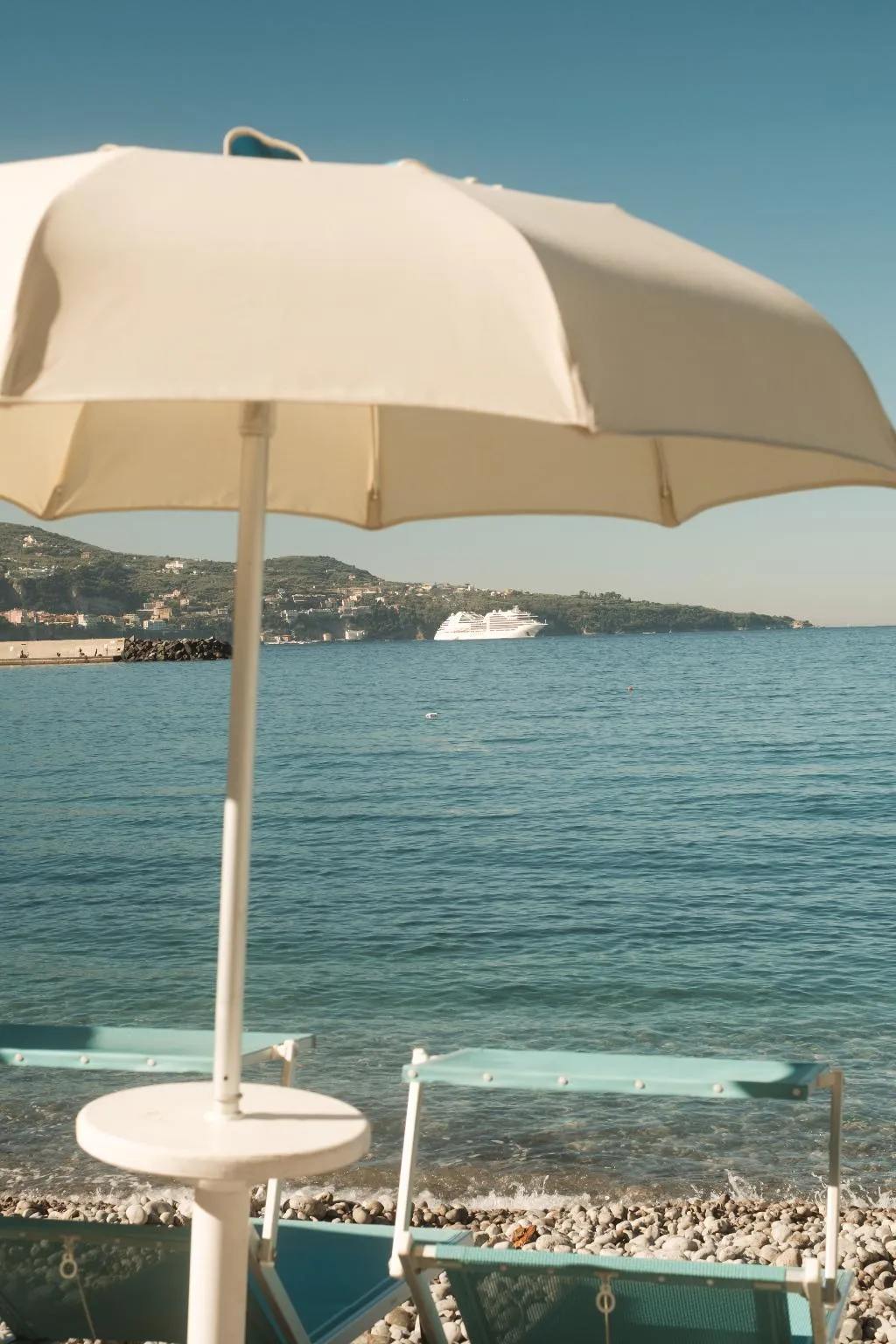 Beach, Alimuri Bay Resort, Naples