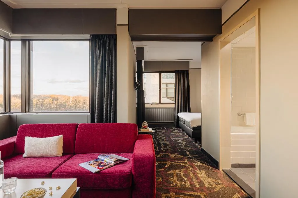JUNIOR SUITE STANDARD Room, Leonardo Hotel Den Haag Babylon, Amsterdam