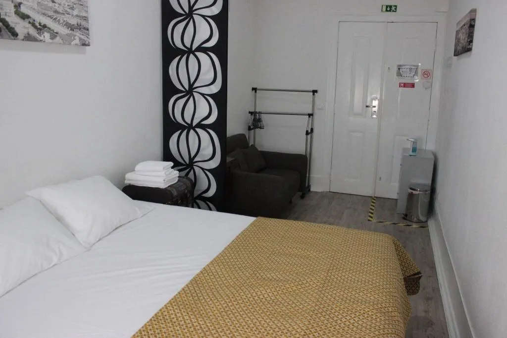 Room, Royal Prince Hostel, Lisbon