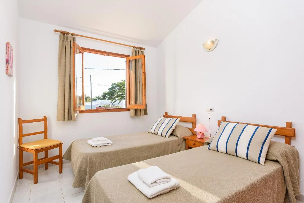 Room, Las Palmeras n 5, Menorca