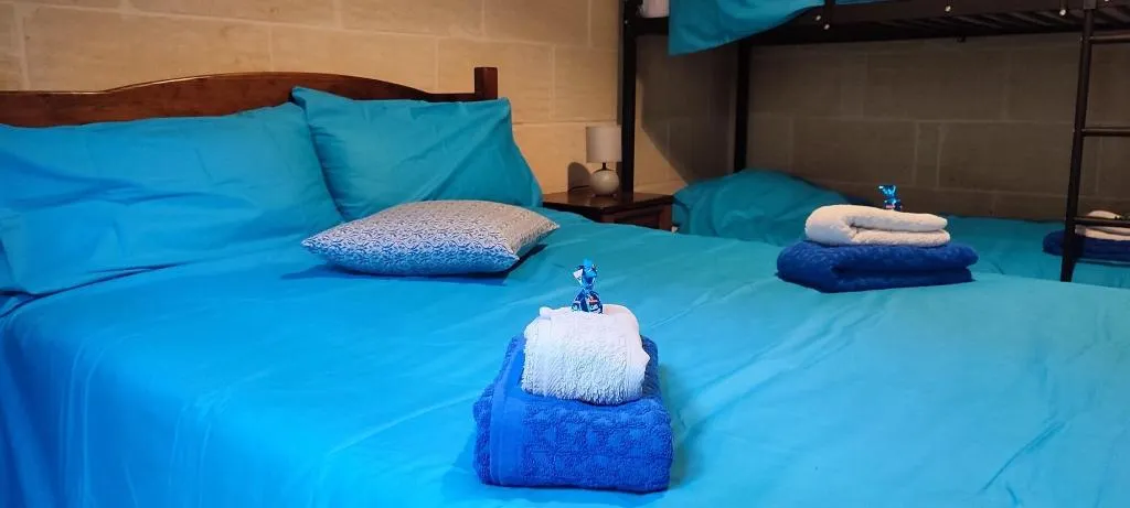 Room, Grotto's Paradise B&B, Gozo