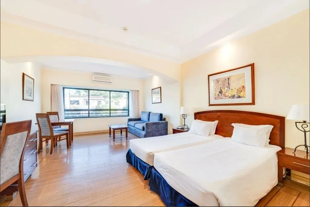 JUNIOR SUITE CLASSIC Room, Yellow Praia Monte Gordo Hotel, Algarve