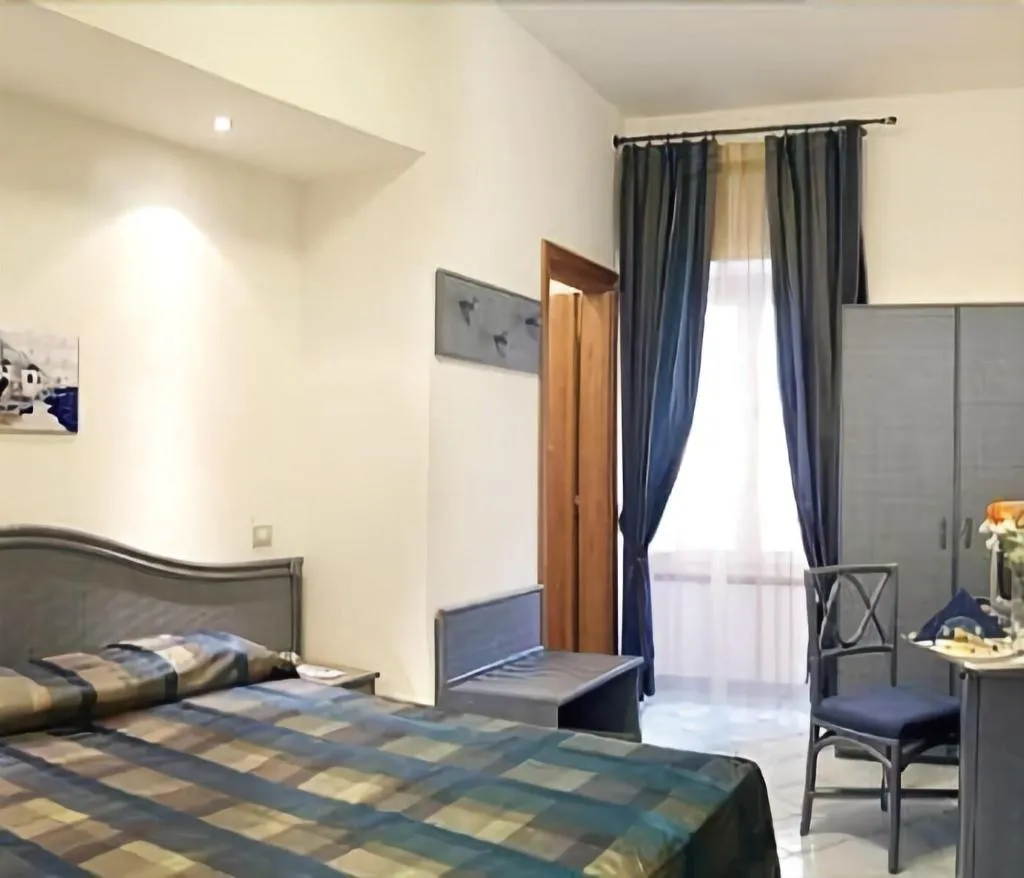 Room, Hotel Floridiana, Naples