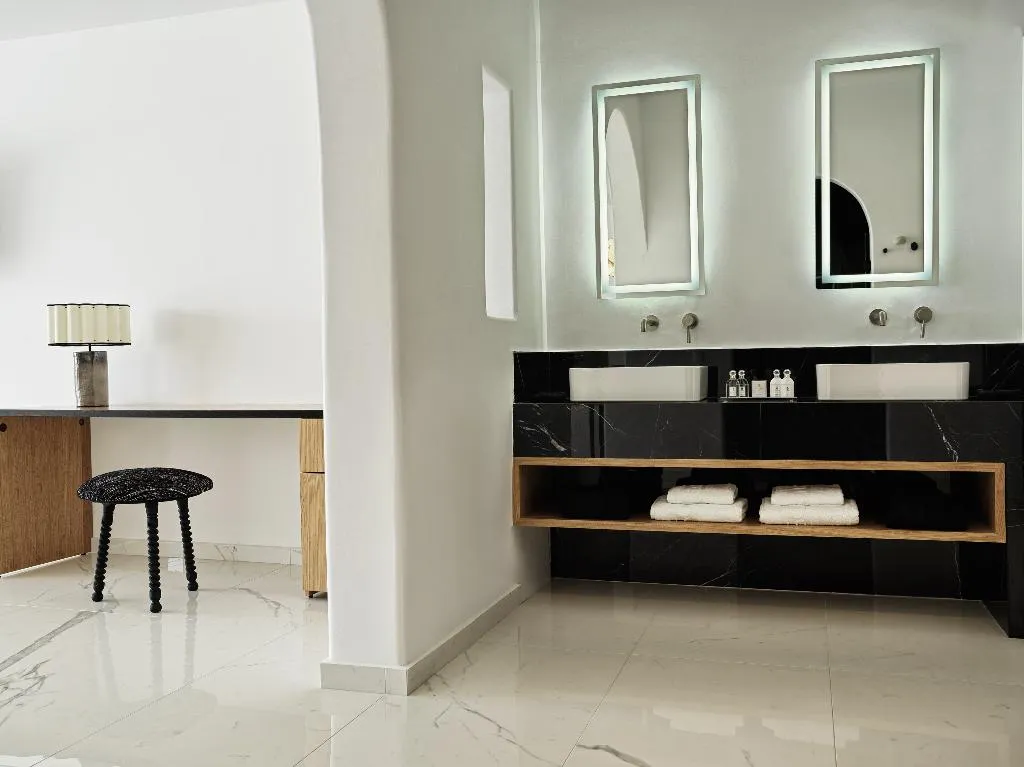 SUITE SEA VIEW CAPACITY 3 Room, Kouros Hotel & Suites, Mykonos