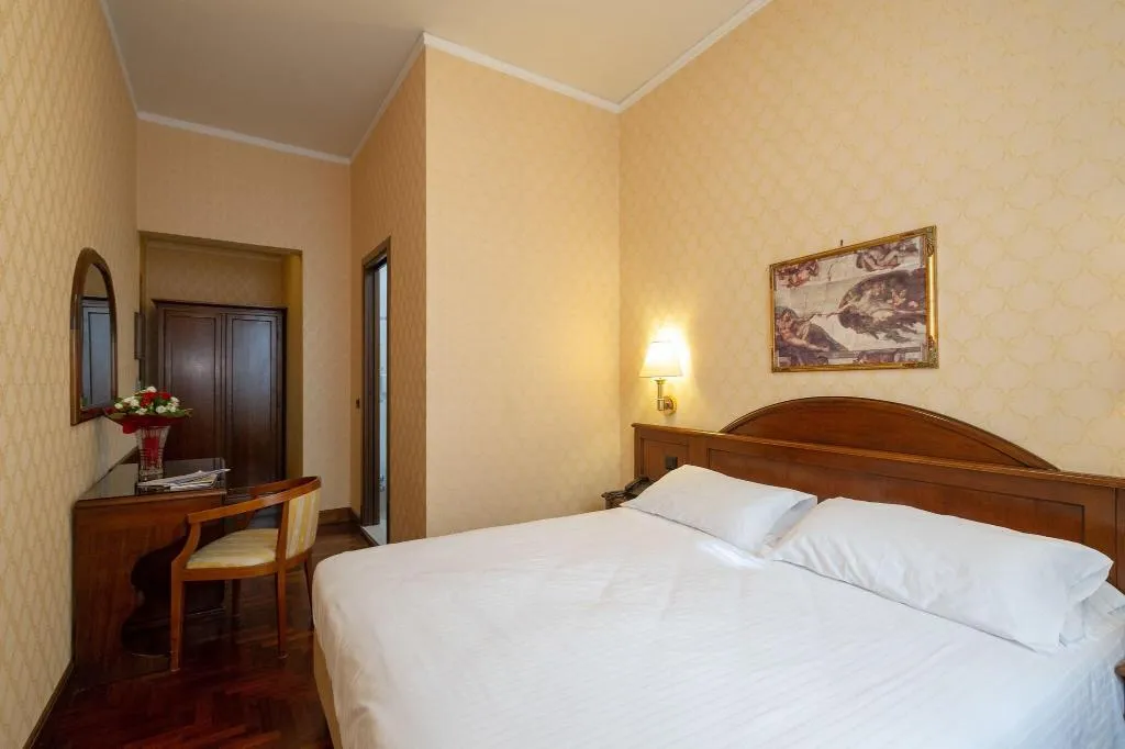 DOUBLE CLASSIC Room, Hotel Boccaccio, Florence