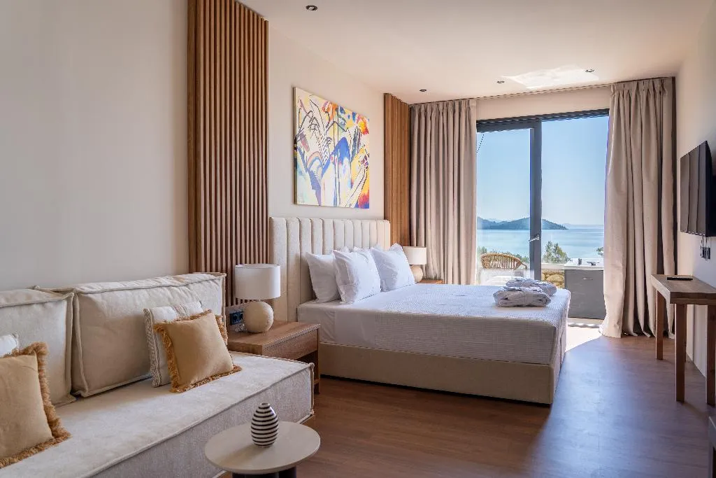 Double or Twin DELUXE WITH JACUZZI Room, Irida Aegean View, Skiathos