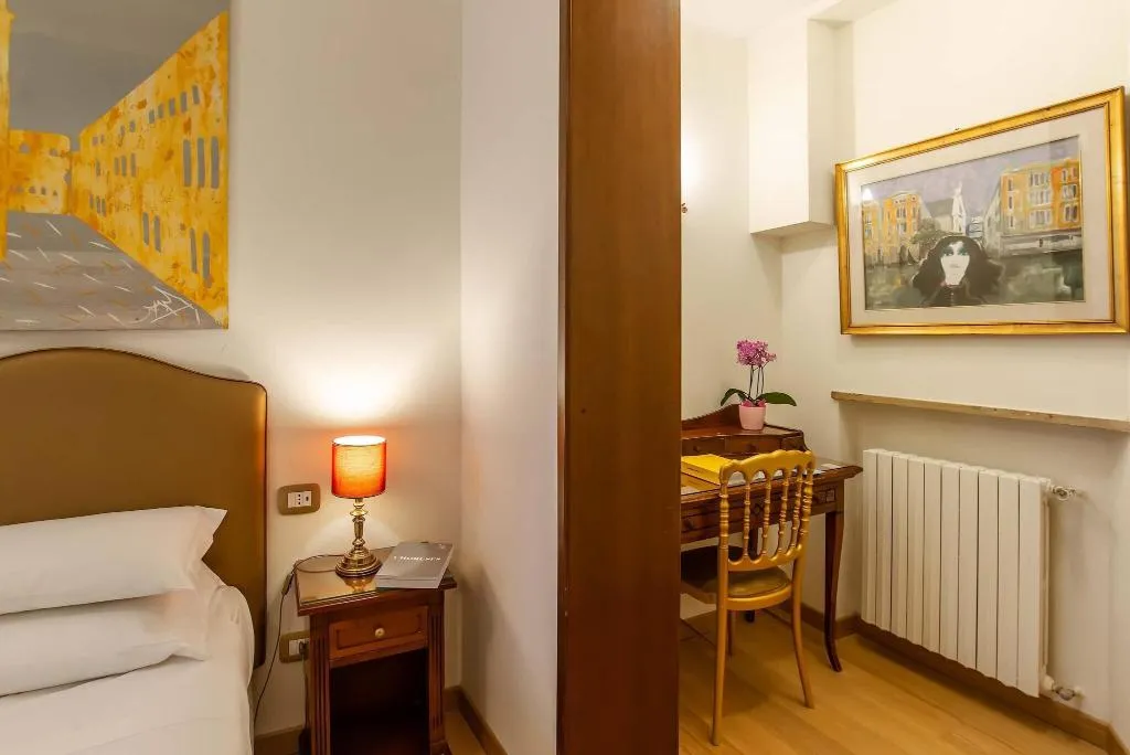 FAMILY ROOM CONNECTING ROOM Room, La Fenice et des Artistes, Venice