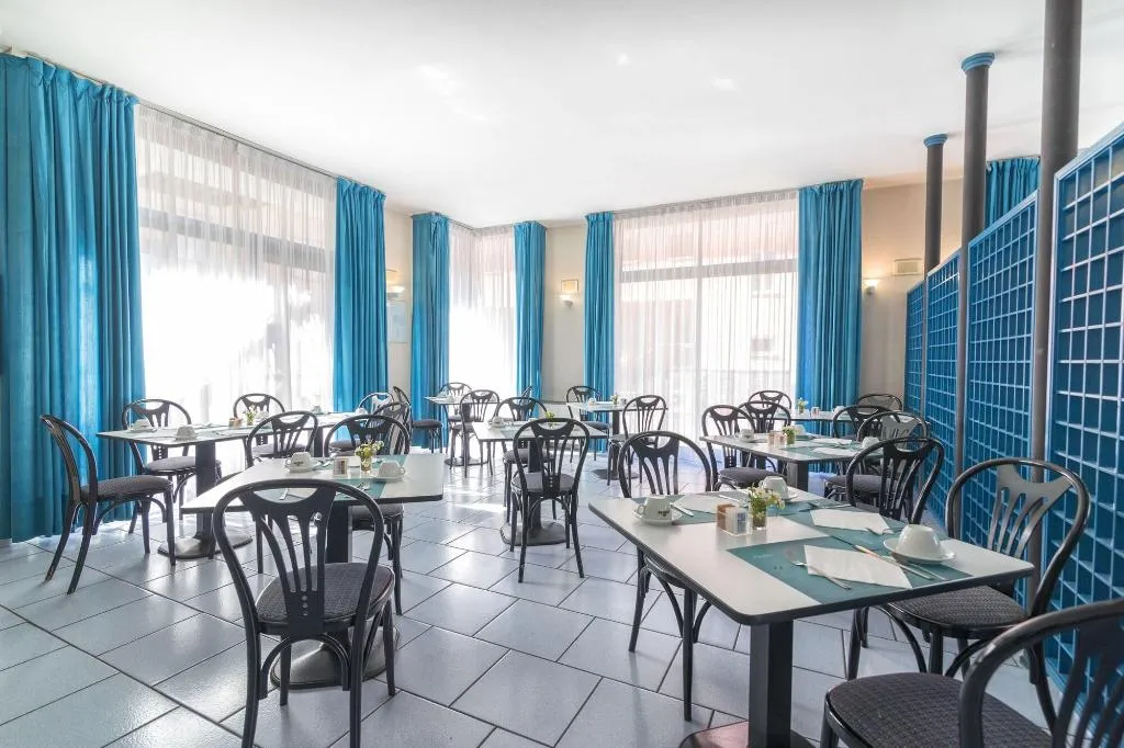 Restaurant, MyLAGO Garda Active Hotel, Milan