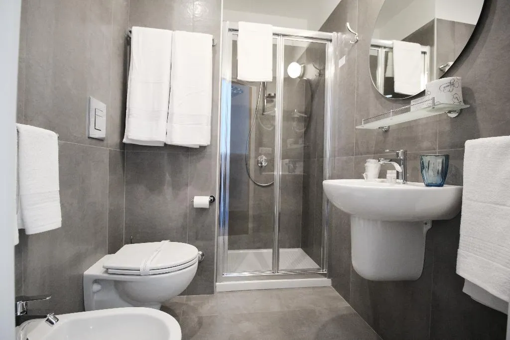 Room, Toledostop, Naples