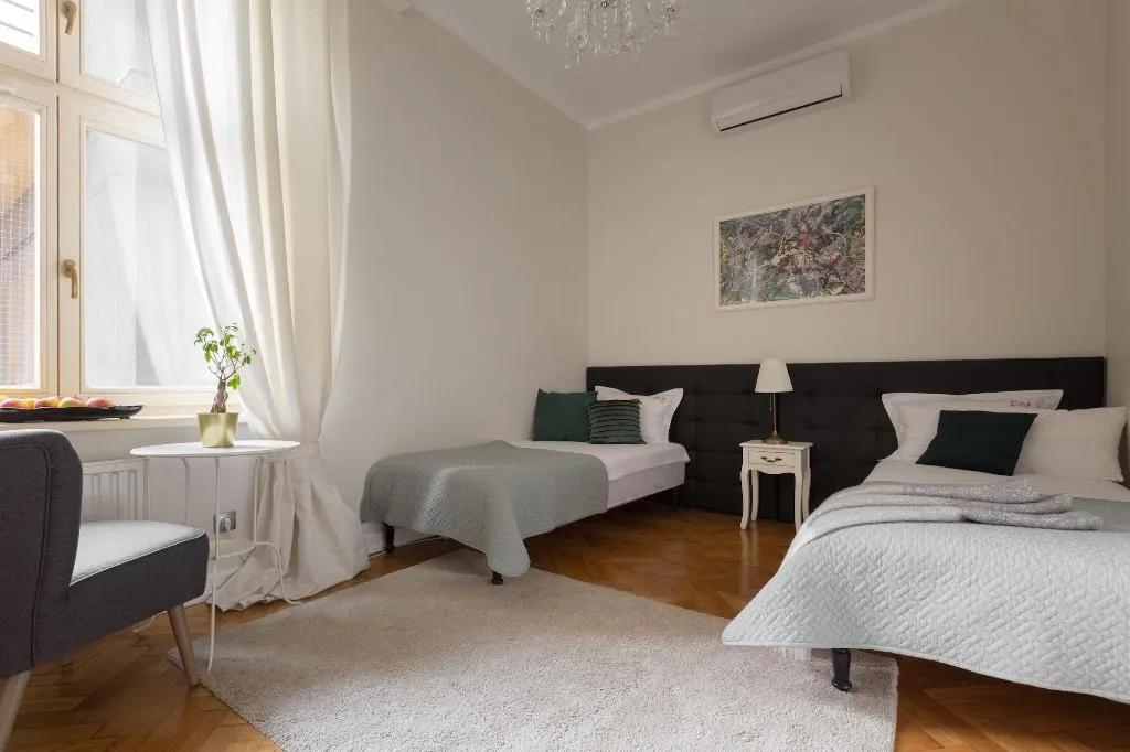Room, Feniks Fragola Apartments, Krakow