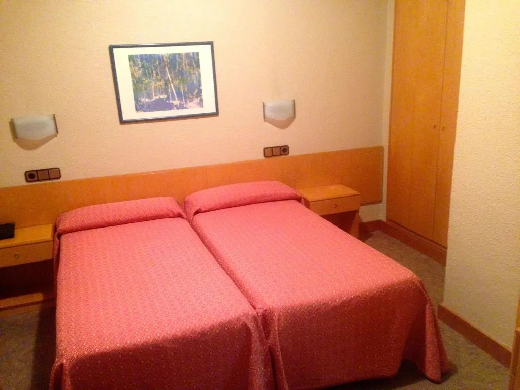 Double or Twin STANDARD Room, Studios Pelayo, Barcelona