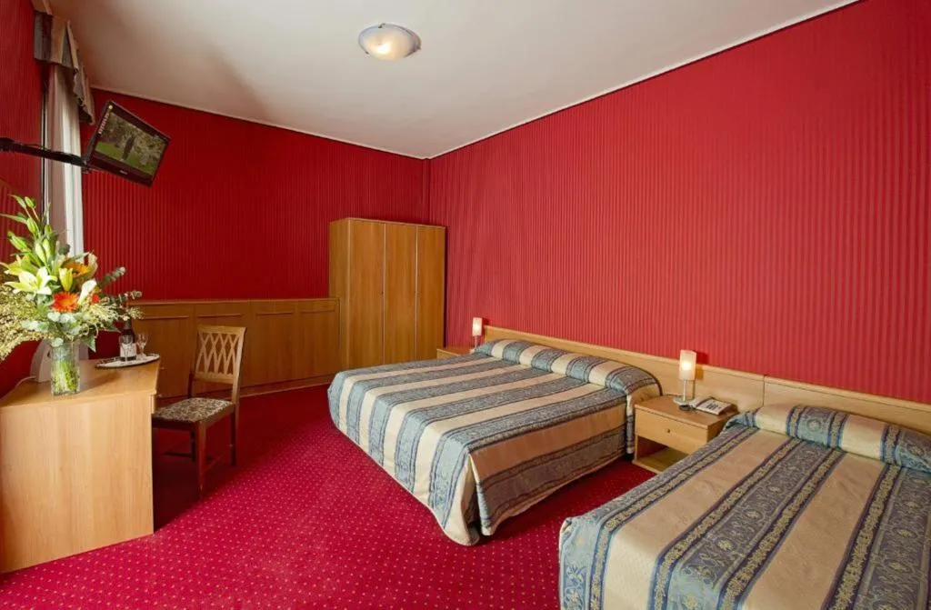 TRIPLE STANDARD Room, Nazionale, Venice