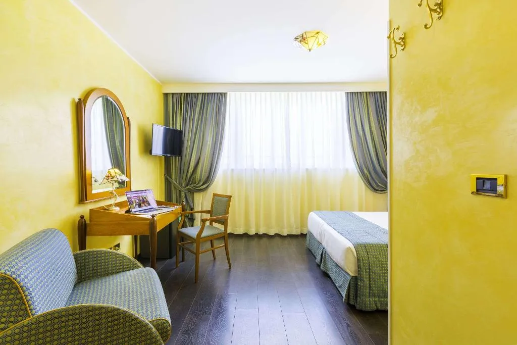 DOUBLE KING SIZE BED Room, Best Western Art Deco, Rome