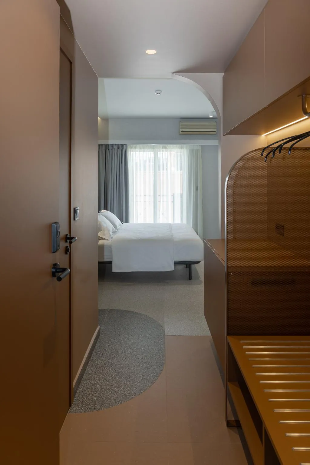 Room, Evripides, Athens