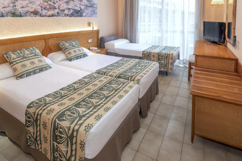 TRIPLE WITH BALCONY Room, GHT Oasis Tossa & Spa, Costa Brava