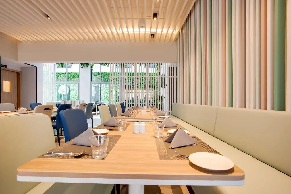 Restaurant, Lemon Tree Hotel Jumeirah, Dubai, Dubai