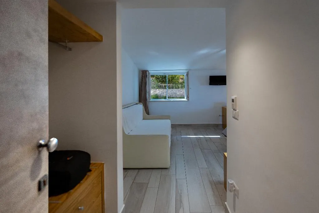 DOUBLE SUPERIOR Room, Relais Manfredi, Naples