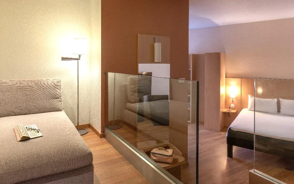 DOUBLE SUPERIOR Room, Ibis Madrid Centro las Ventas, Madrid