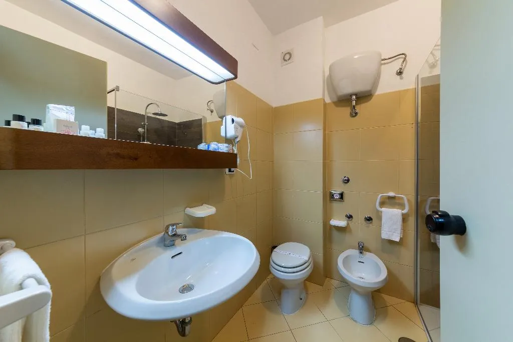 Double or Twin SEA VIEW Room, Sakura Hotel, Naples