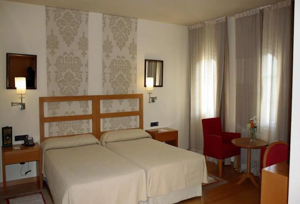 DOUBLE STANDARD Room, Parador de Vic-Sau, Barcelona