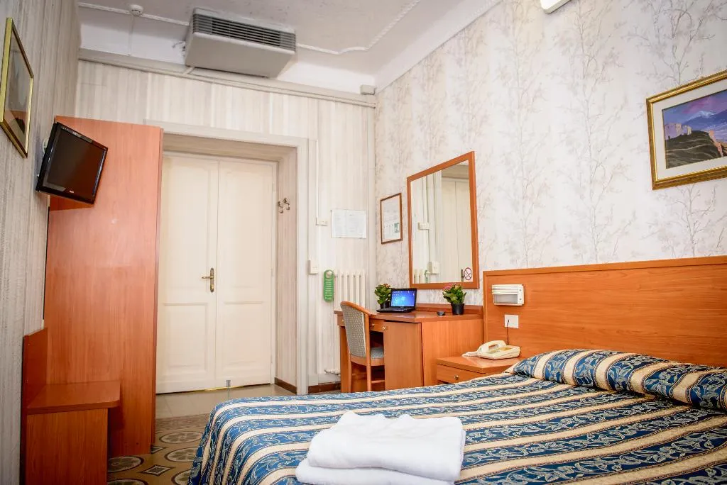 DOUBLE STANDARD Room, Emmaus, Rome