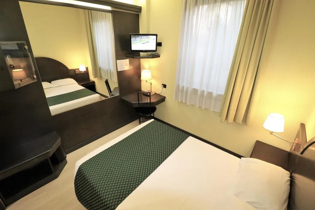SINGLE STANDARD Room, Hotel Domenichino, Milan