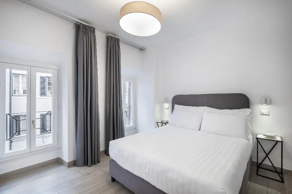 APARTMENT TWO BEDROOMS TWO BATHROOMS Room, Oriana Homèl Roma, Rome