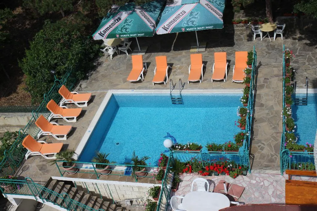 Pool, Zora, Bourgas