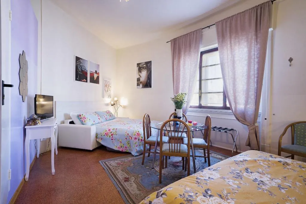 Room, 1900 Artevita, Florence