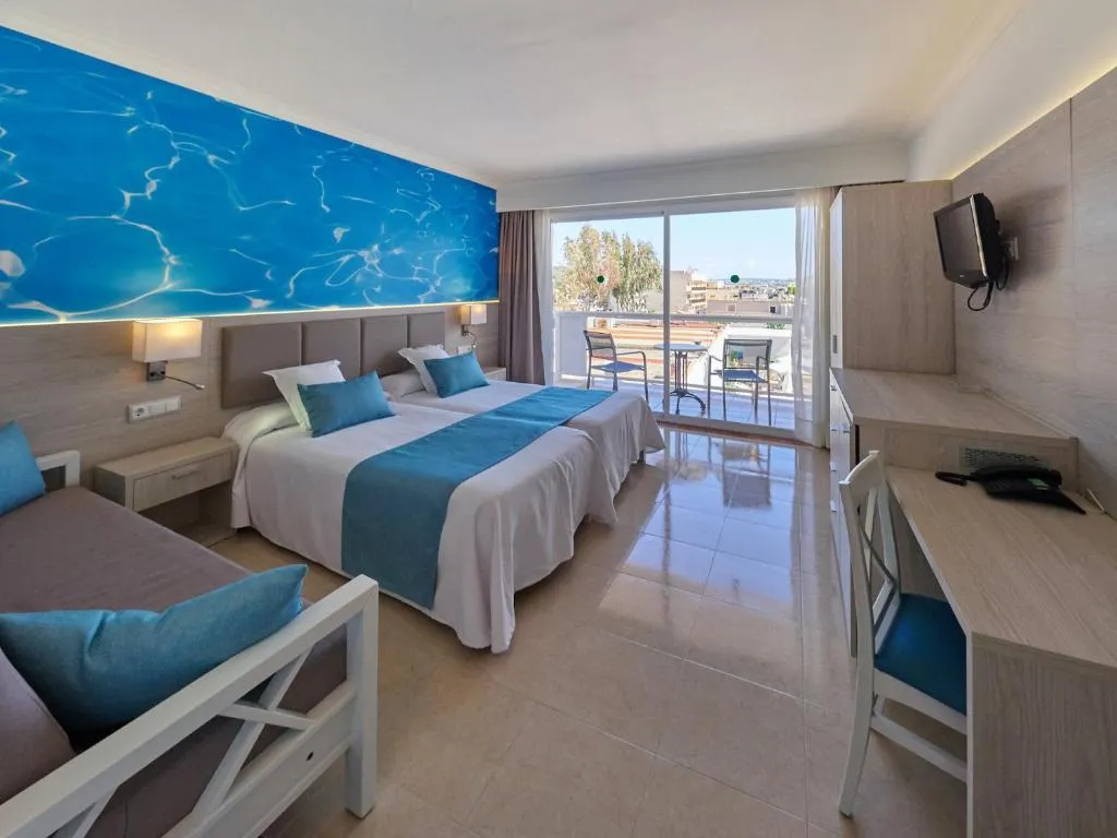 STUDIO CAPACITY 4 Room, Aparthotel Paguera Beach, Majorca