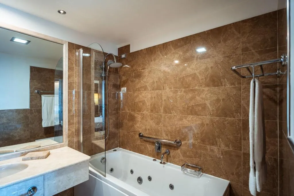 SUITE HARBOUR VIEW Room, Delta Hotels By Marriott Olbia Sardinia, Olbia