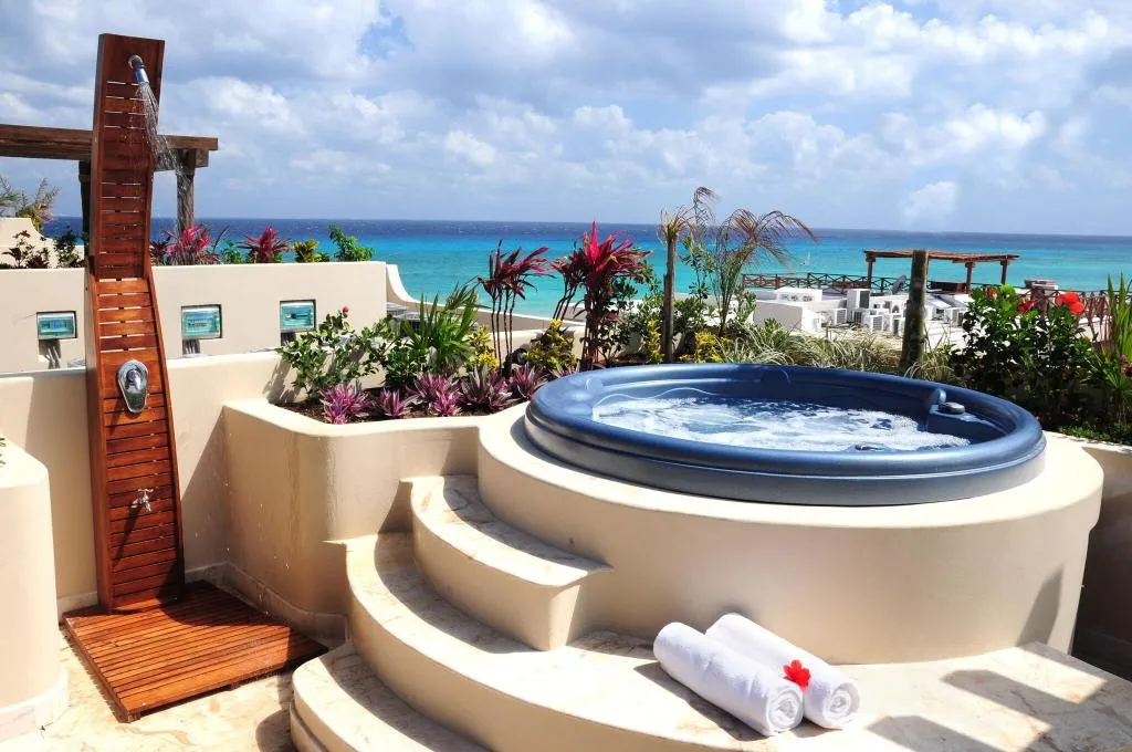 Room PARTIAL OCEAN VIEW Room, El Taj Ocean Front and Beachside Condo Hotel, Playa Del Carmen