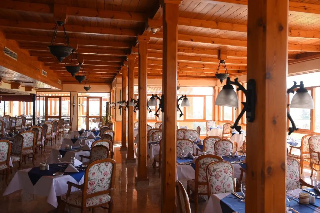 Restaurant, The Cascades Golf Resort Spa and Thalasso, Red Sea Riviera