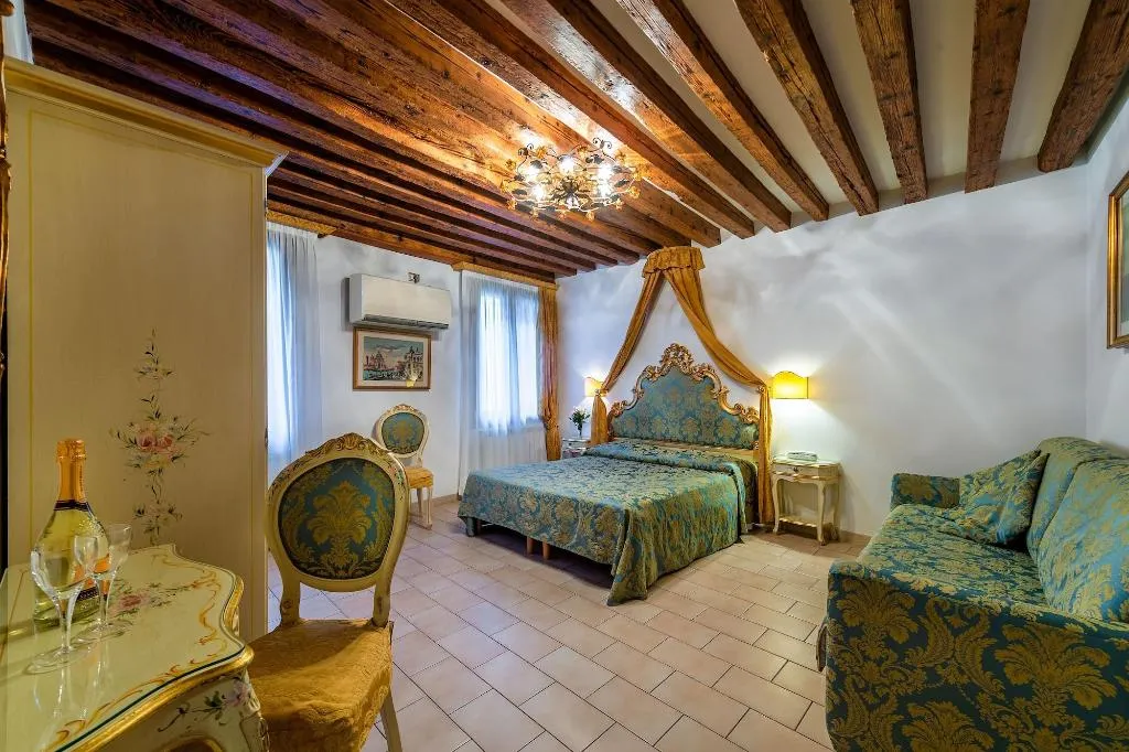 Room, Hotel Al Vagon, Venice