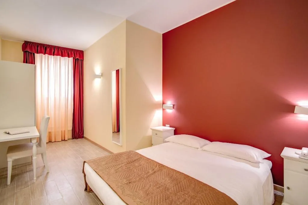 Room, Top Floor Navona, Rome