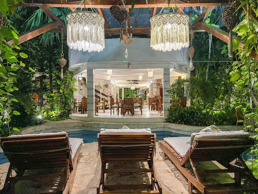 Sports and Entertainment, Hul-Ku, Playa Del Carmen