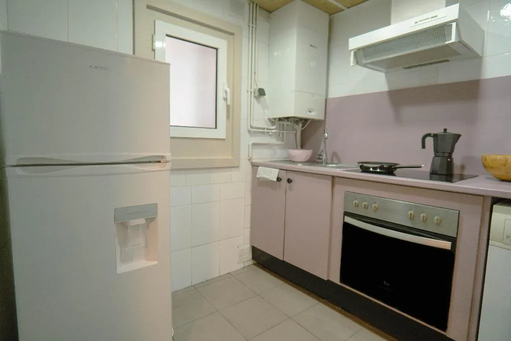 APARTMENT CAPACITY 8 Room, Smartr Barcelona Ramblas, Barcelona