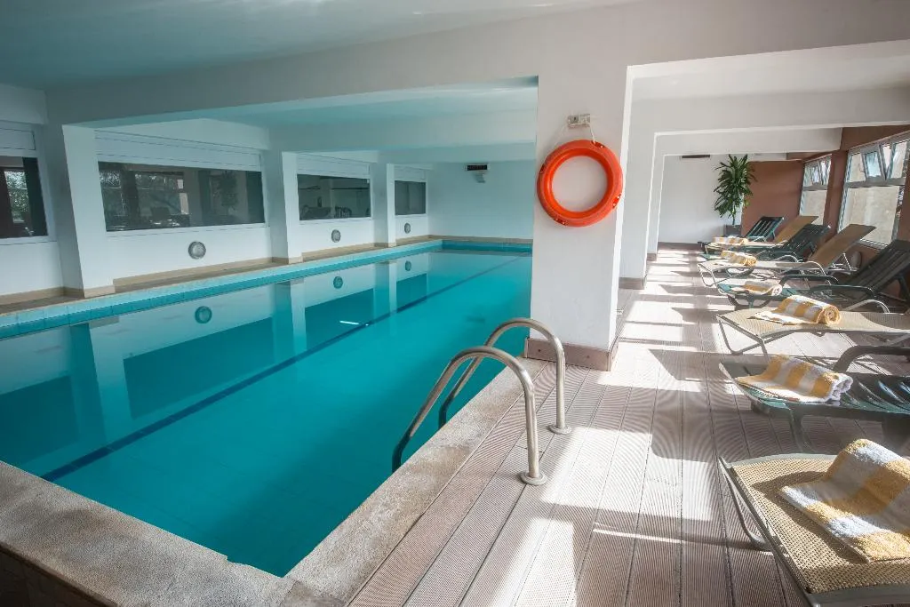 Pool, Amazonia Jamor, Lisbon