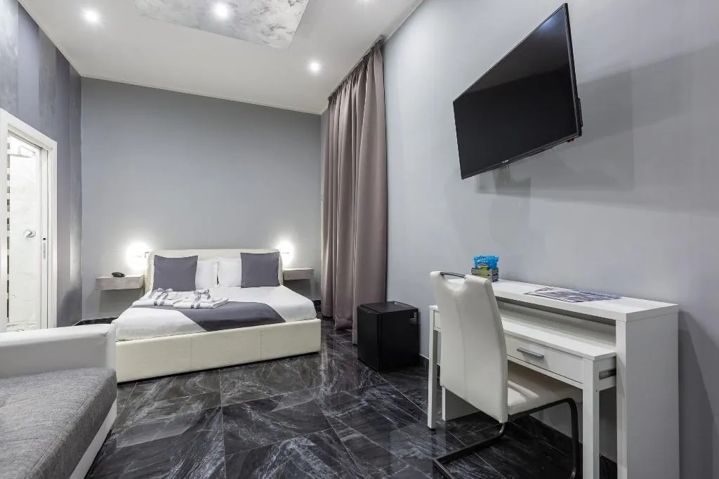 Room, Hotel Palace Napoli, Naples