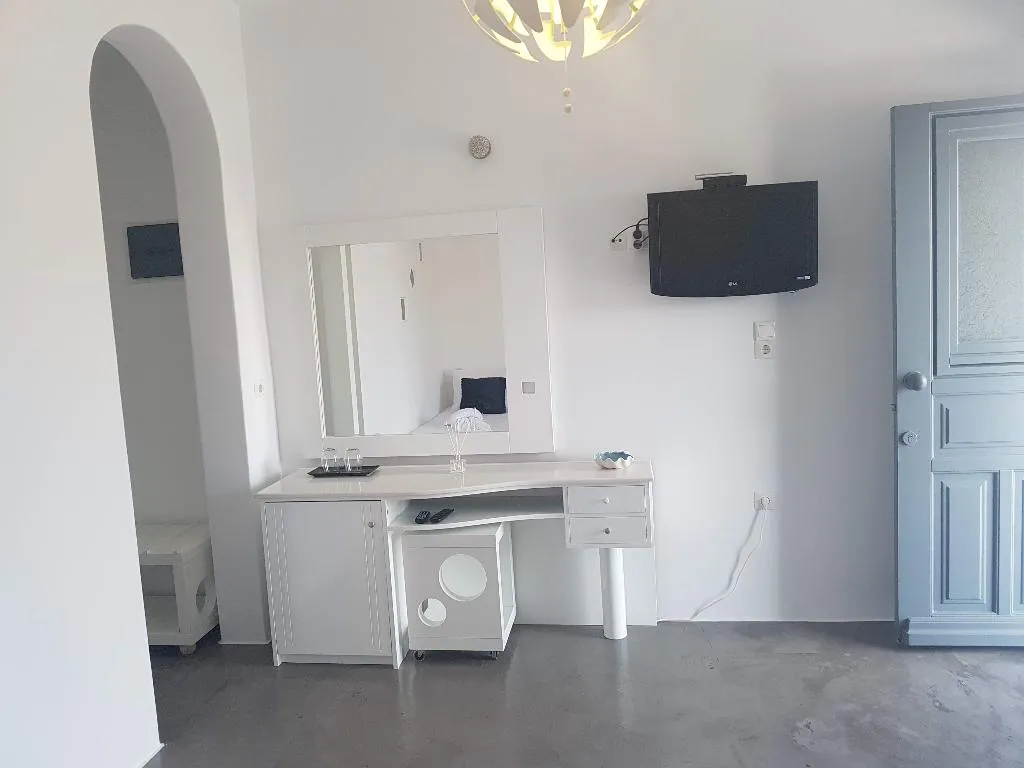 SUITE SEA VIEW CAPACITY 3 Room, Karma Suites, Mykonos
