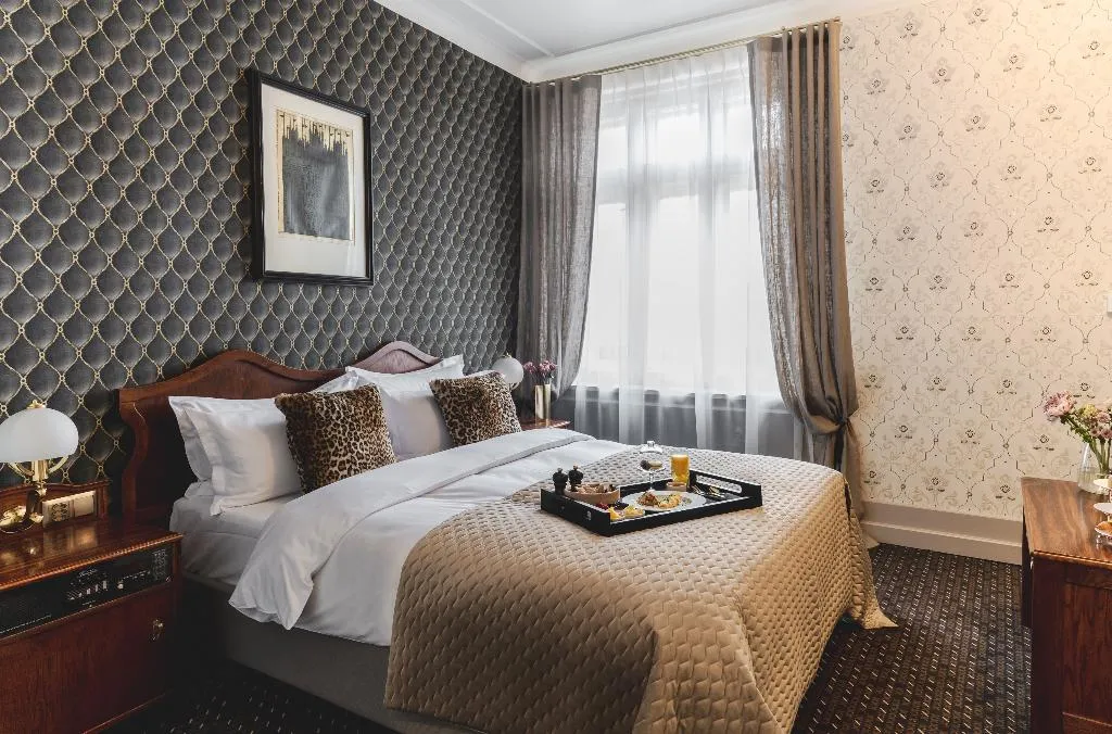 DOUBLE PREMIUM Room, Hotel H15 Francuski Old Town - Destigo Hotels, Krakow