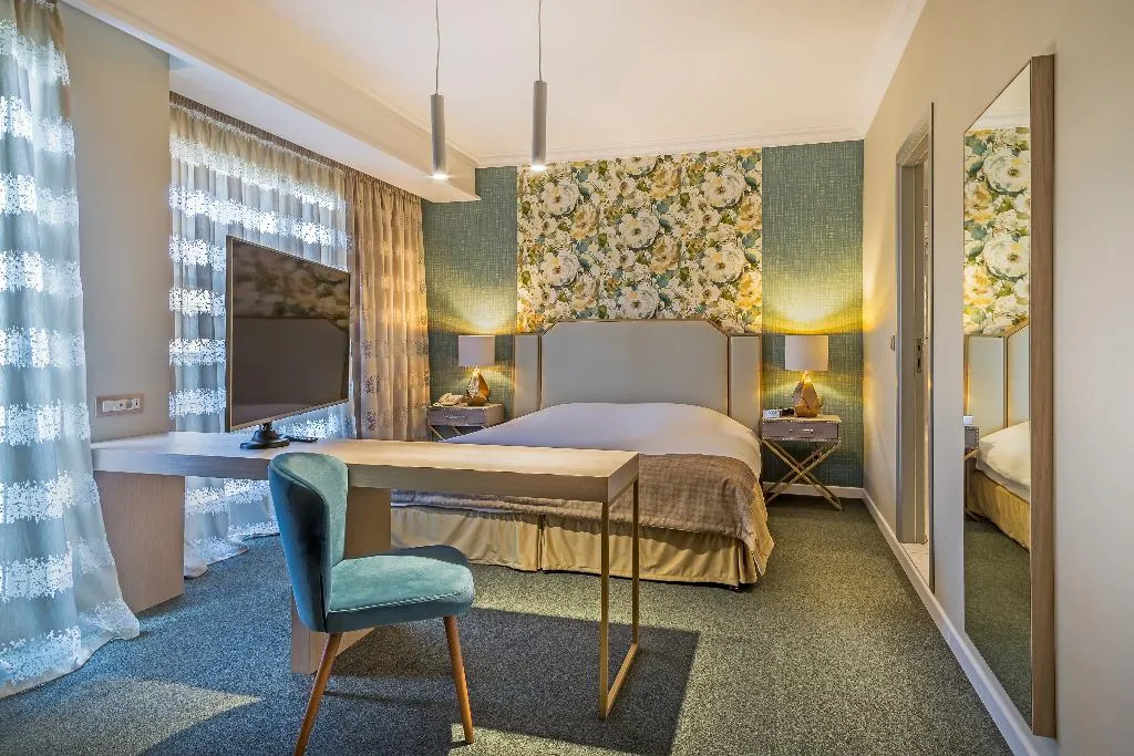 JUNIOR SUITE STANDARD Room, Airotel Stratos Vassilikos, Athens